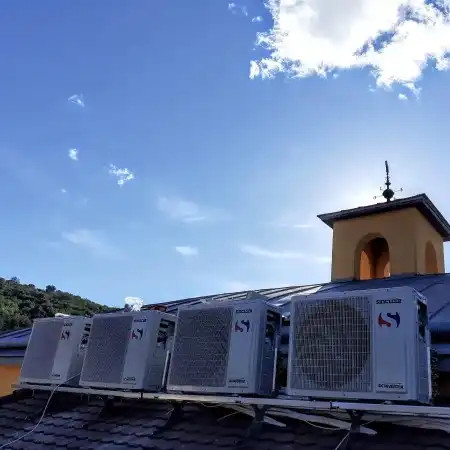 Sinclair multi split rendszer telepítése egyedi tető konzolra Pécs térségében